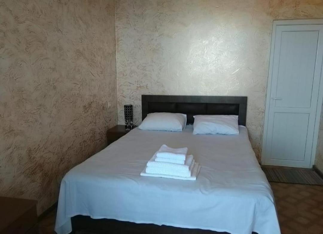 Geno Guest House Kvariati Bilik gambar