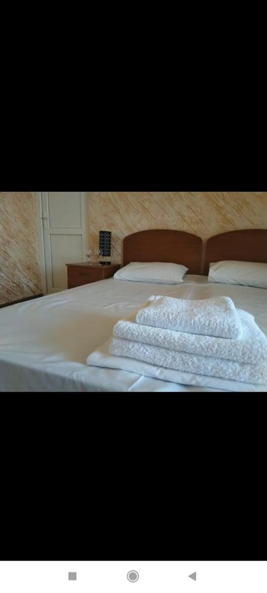 Geno Guest House Kvariati Bilik gambar