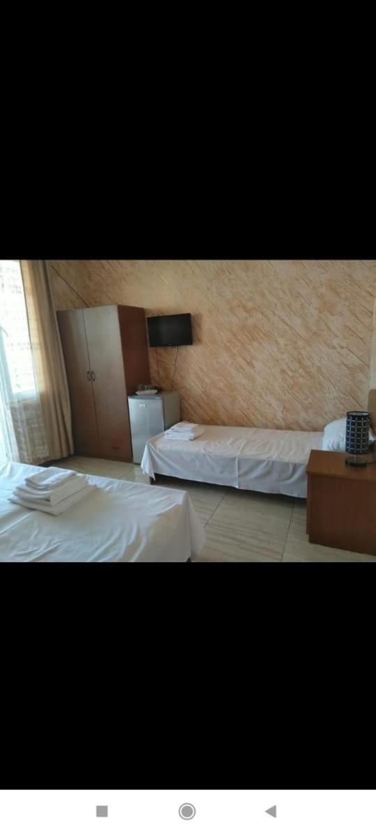 Geno Guest House Kvariati Bilik gambar