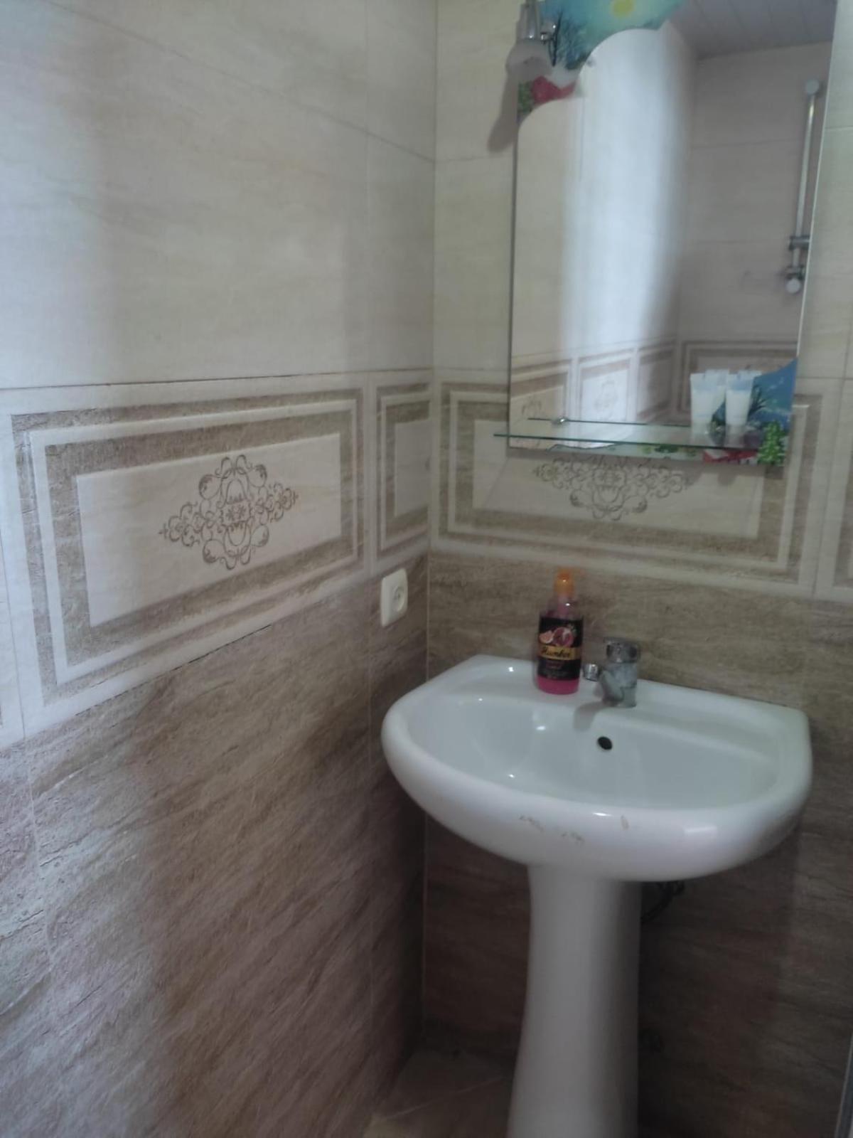 Geno Guest House Kvariati Bilik gambar